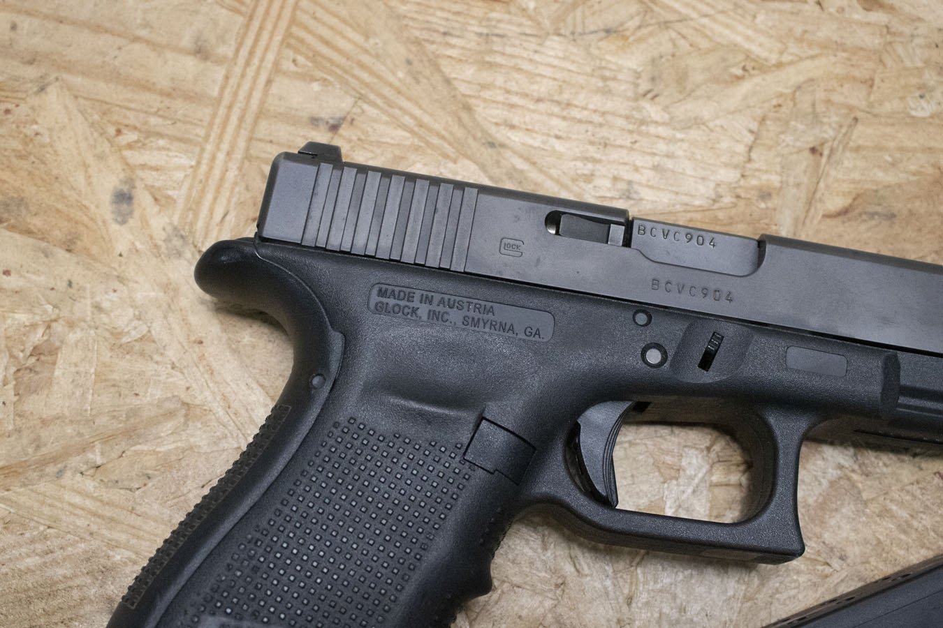 GLOCK 19 Gen4 9mm Police Trade-In Pistols with Night Sights, Two Magazines (Very Good Condition)